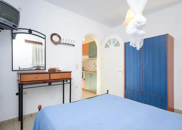 Ydreos Studios & Apartments